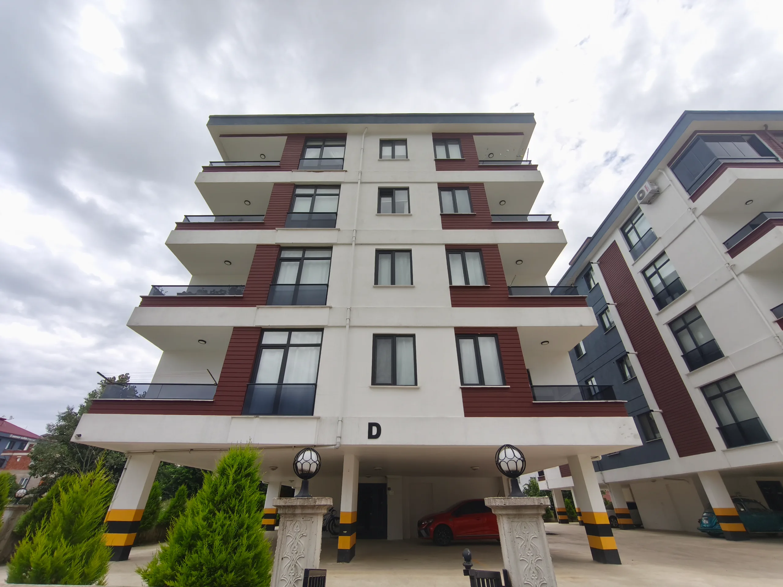 ORDU CUMHURİYET SİTE İÇİ OTOPARKLI DENİZ TARAFI 2+1 KİRALIKDAİRE